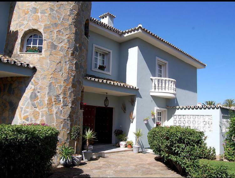 Villaer Torremora Puerto Banus Marbella
